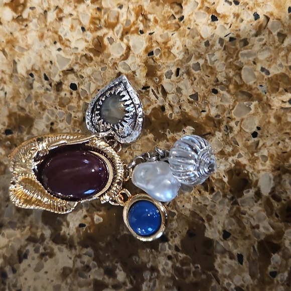 New Earrings - Picture 5 of 6